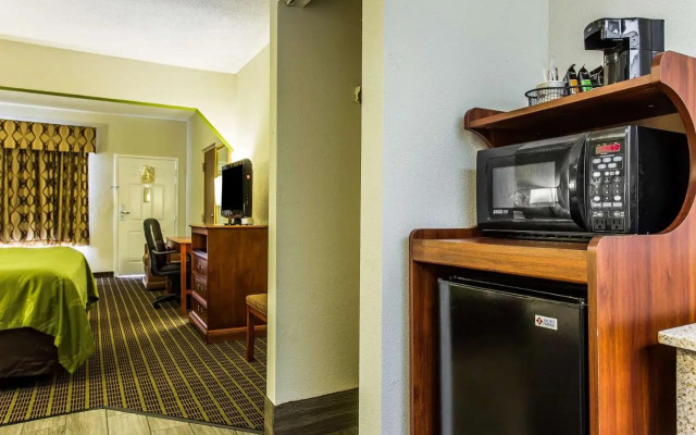 Comfort Inn & Suites