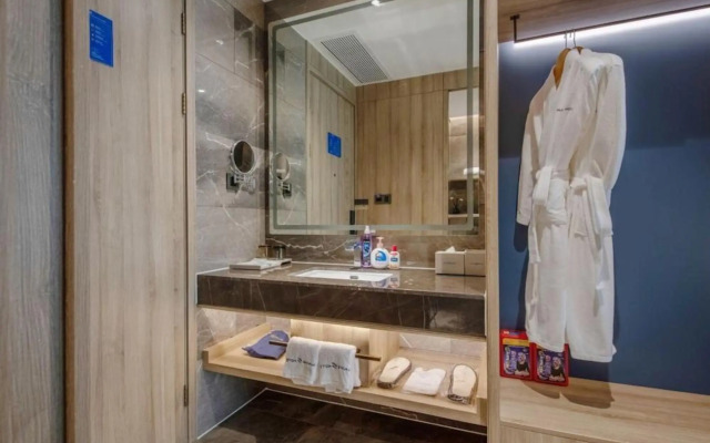 Shenzhen Naive S Hotel (Xili Metro Station Store)