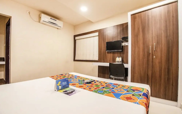 OYO 4324 Hotel Emerald Manor