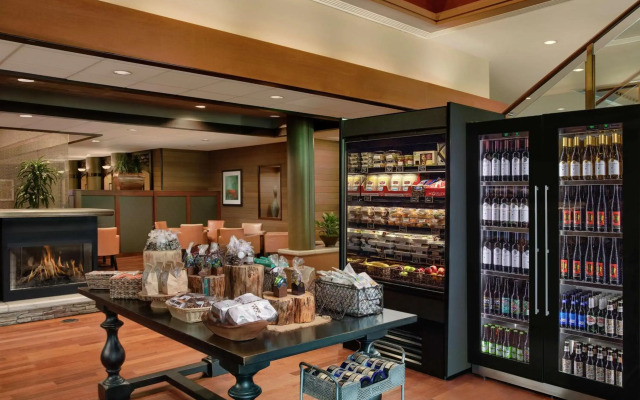 DoubleTree by Hilton Seattle Airport