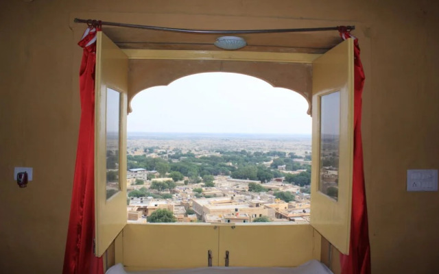 Mud Mirror Guesthouse