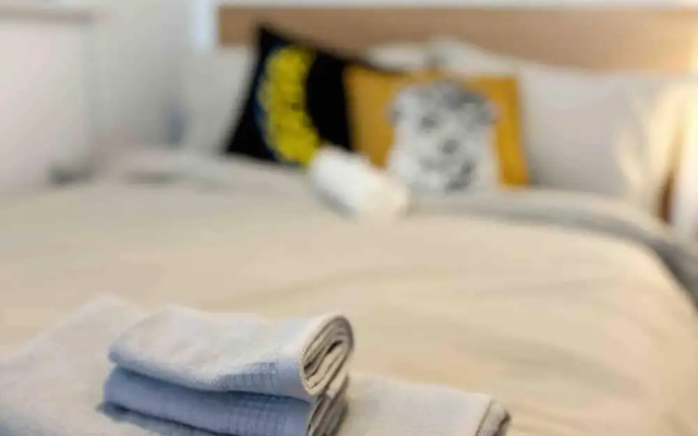 London Flat Next to Central Line Tube Station
