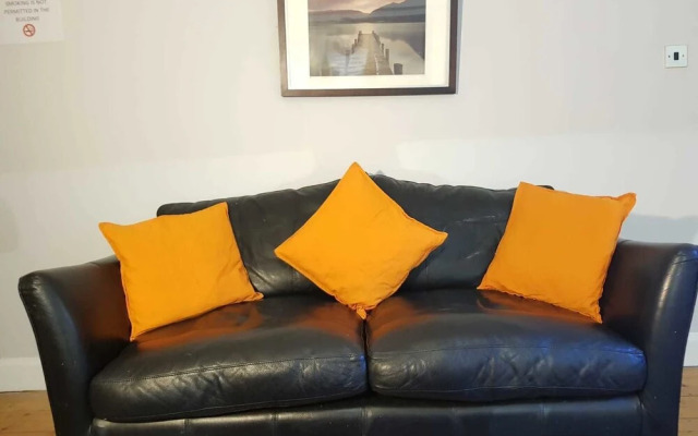 The Cumberland Townhouse Apartment