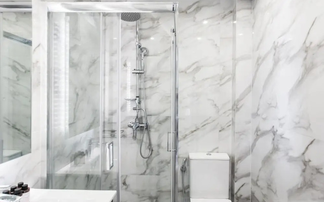 WYZ Athens Apartments by UPSTREET