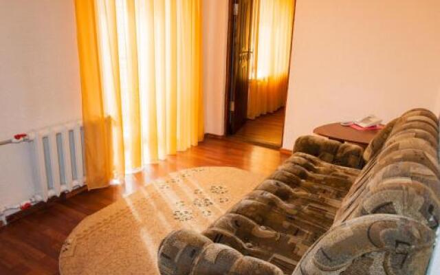 Corona Hotel