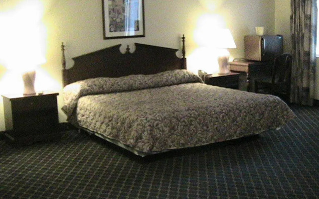 Baldwin Inn & Suites