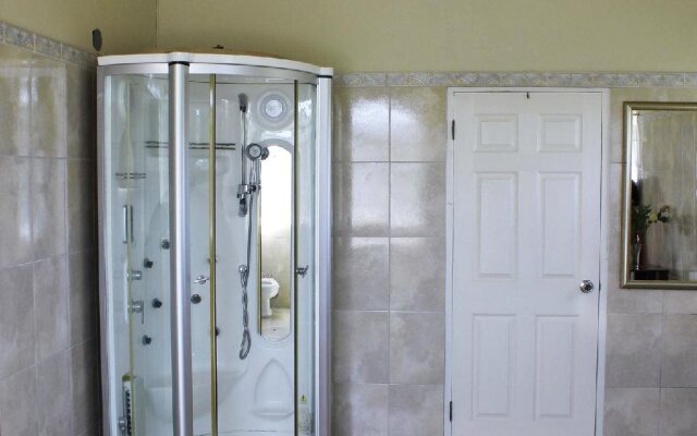 Retreat Guesthouse Luxury Suites