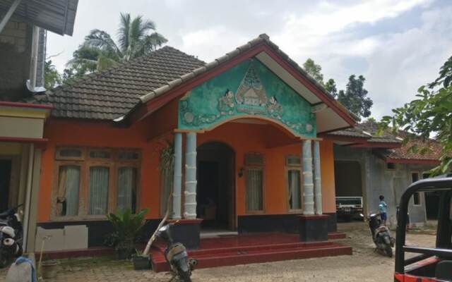 Pringsewu Craft Homestay - Hostel