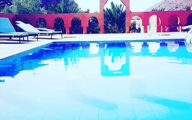 Auberge Camping Oasis El Mharech