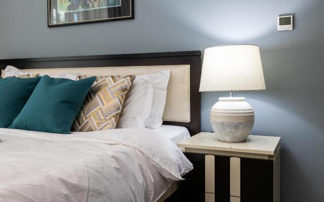 Chic 1BR with Burj Khalifa View in Downtown