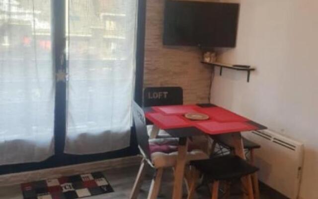 appartement station Risoul 1850 pied des pistes LE VILLARET 2