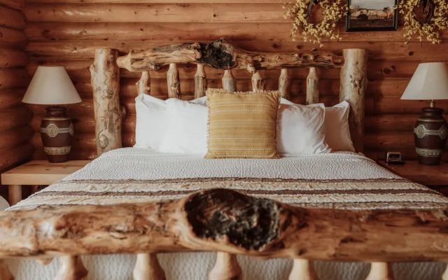 Bryce Canyon Log Cabins