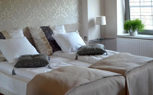 INApartments Riverside