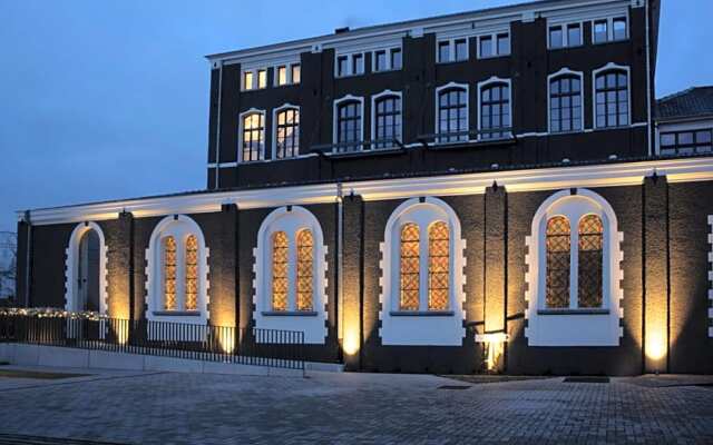 hotelImage