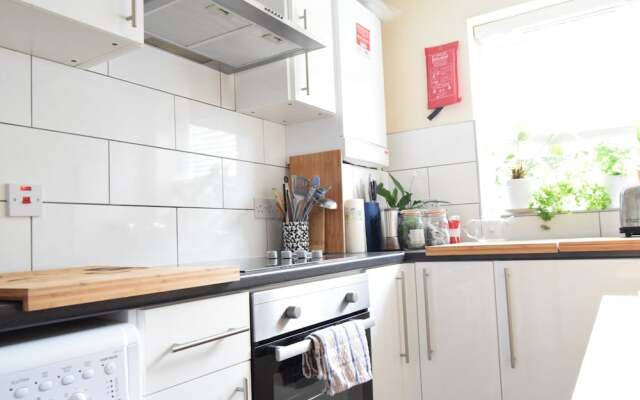 2 Bedroom Apartment In West London