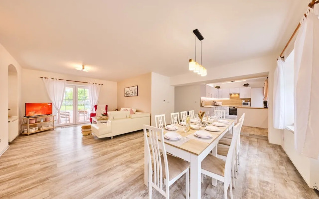 Villa Near Svoboda nad Upou With Pool