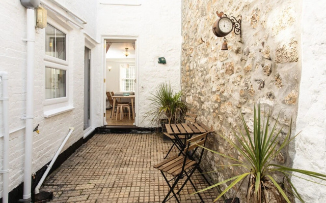 11 Belgravia Street