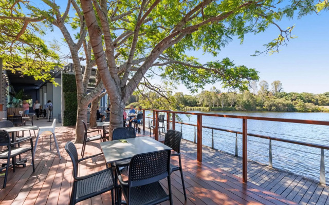 Best Western Plus North Lakes Hotel