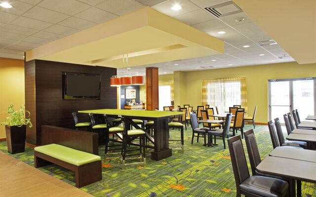 Fairfield Inn & Suites by Marriott Toronto Mississauga