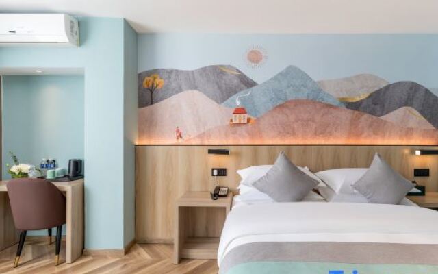 Jifen Qingchen Hotel (Yongkang Jiuling West Road Baolong Plaza)