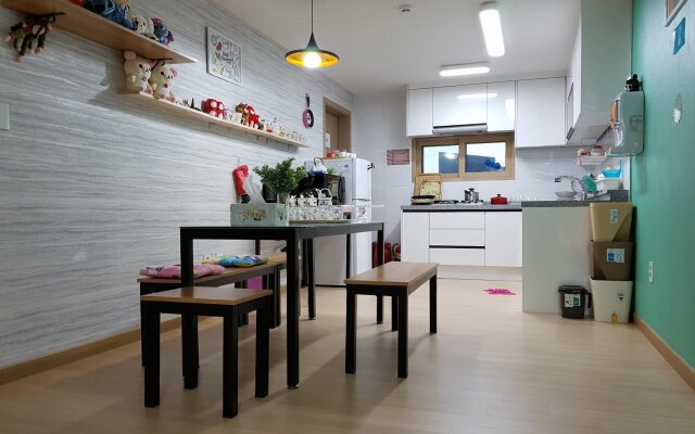 BUZZ Guesthouse