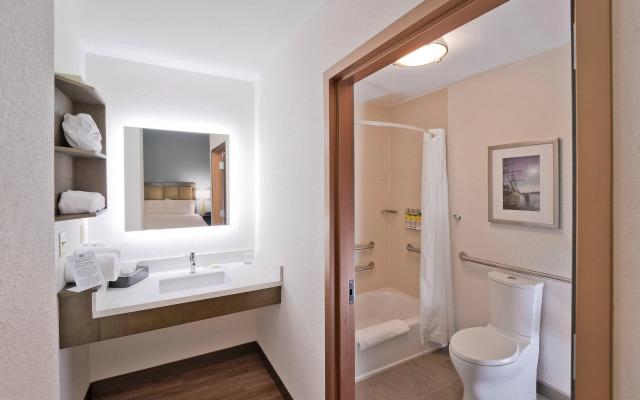 Candlewood Suites Baltimore - Inner Harbor, an IHG Hotel