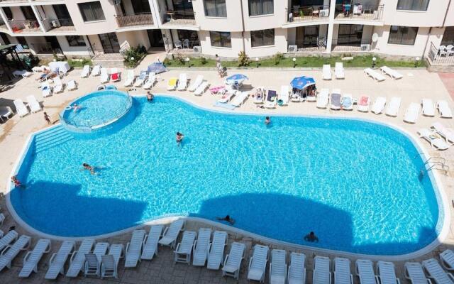 Studio with Balcony & Pool View