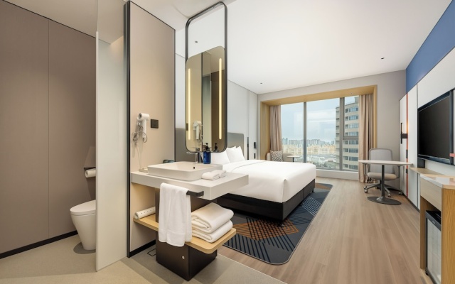 Holiday Inn Express Qinhuangdao Haigang By IHG – Guest Rooms – Qinhuangdao
