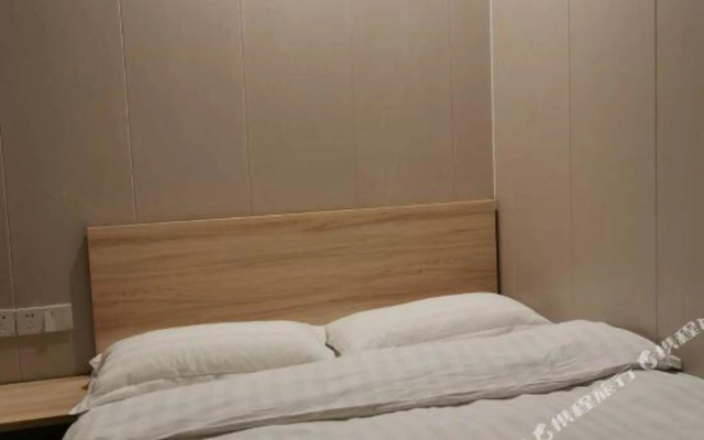 Shanghai Qingpu Ruyi Hotel (Huijin Road Subway Station)