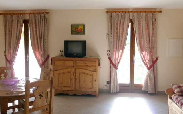 Apartment With one Bedroom in Saint-crepin, With Wonderful Mountain Vi