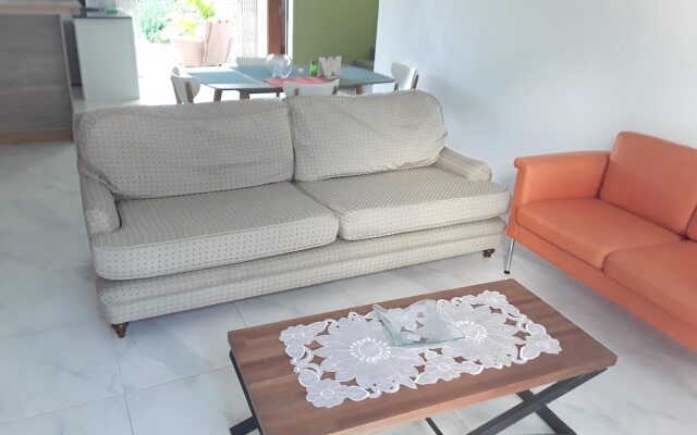 Villa With 3 Bedrooms in Calodyne, With Wonderful sea View, Private Po