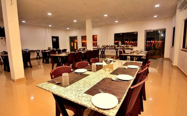 La Macaw Resort