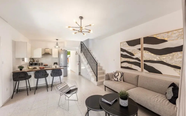 Larnaca Seaside Villa Marina 44