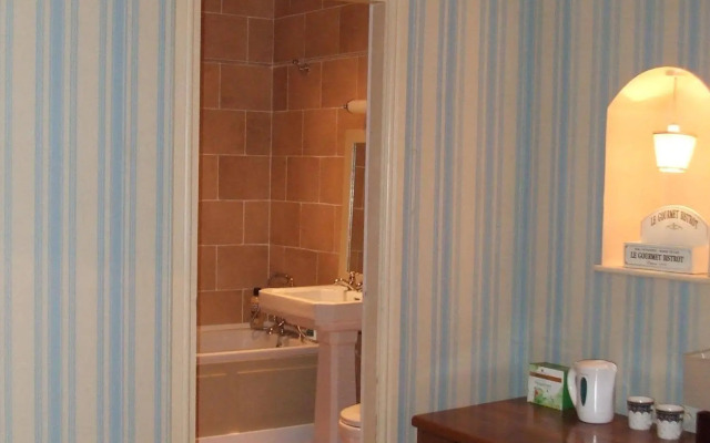 Roseview B & B