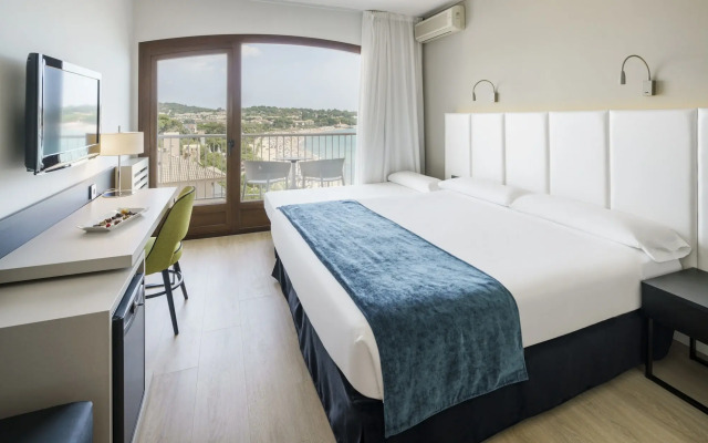 Hotel ILUNION Caleta Park