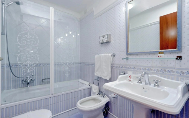 Camelia Hotel