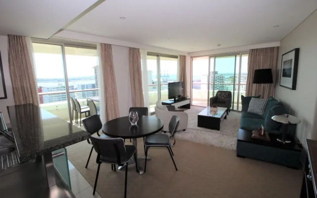 Seascape Apartment (Pullman 10D)