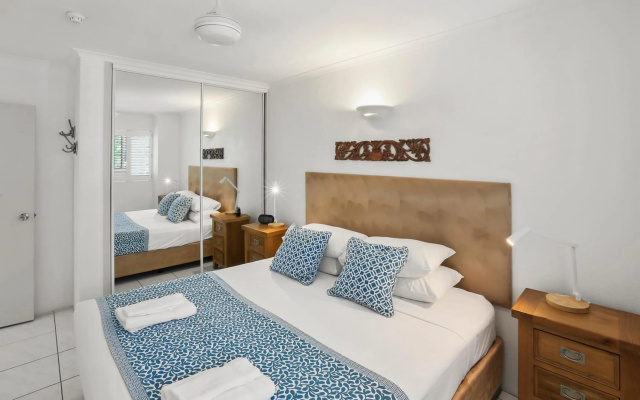 Agincourt Beachfront Apartments – Guest Rooms – Cairns