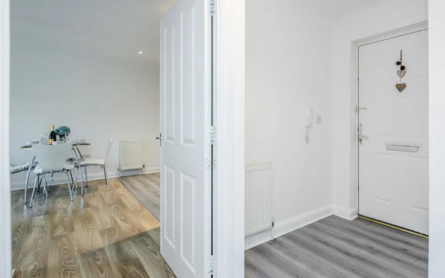 2br-sleeps4-parking-eastlondon