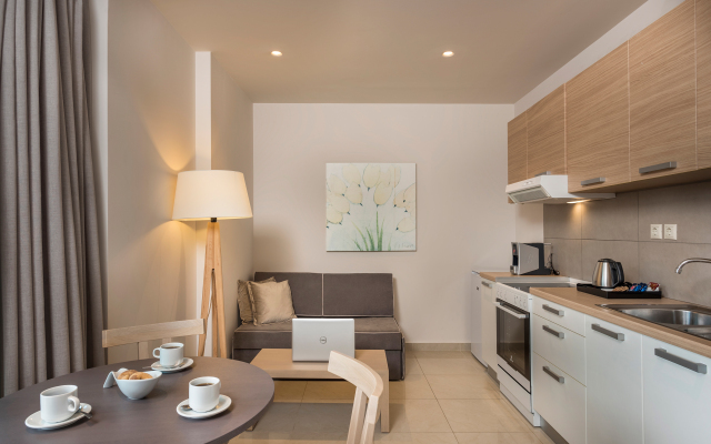 Trianon Luxury Apartments & Suites
