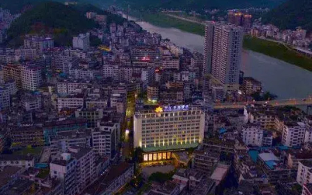 Hejiang Peninsula Hotel