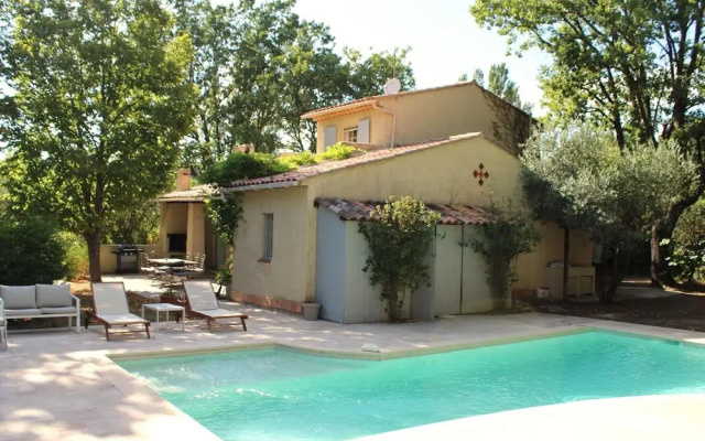 Beautiful House With Large Garden