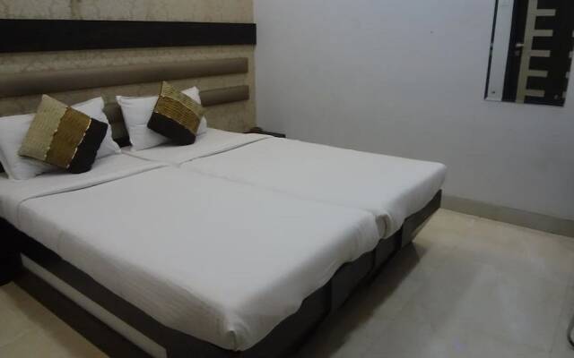 Room Maangta 136 @ CST