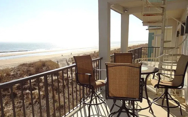 Ocean Sunrise 201 2 Br condo by RedAwning