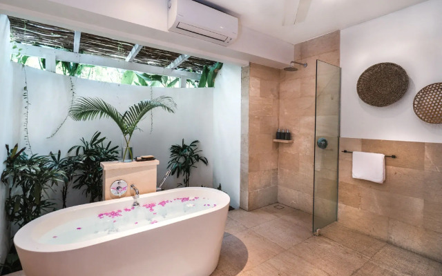 Batu Karang Lembongan Resort & Spa