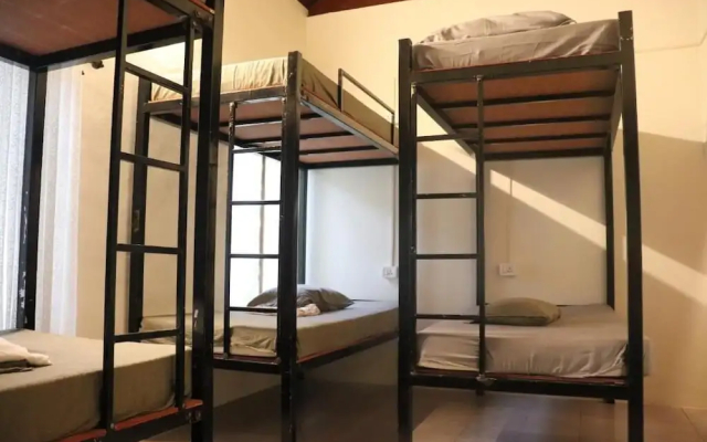 Piggy Hostel Varkala (formerly Short Giraffe)