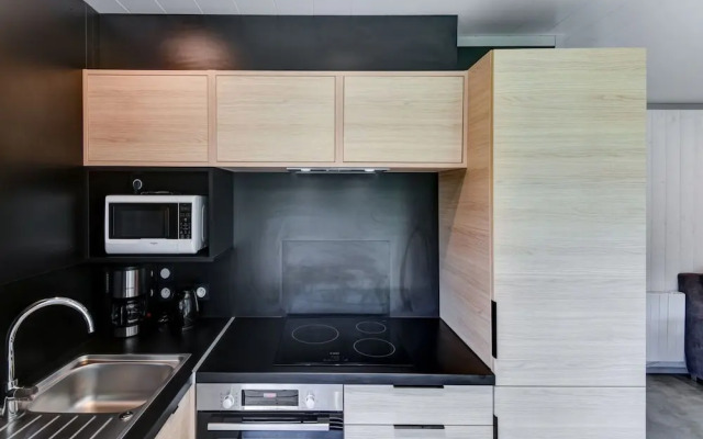 Secluded Chalet in Hourtin With Swimming Pool