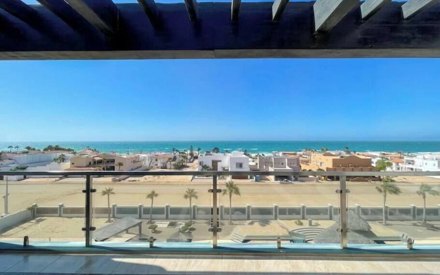 Upscale Ocean View Condo Close to it all Great