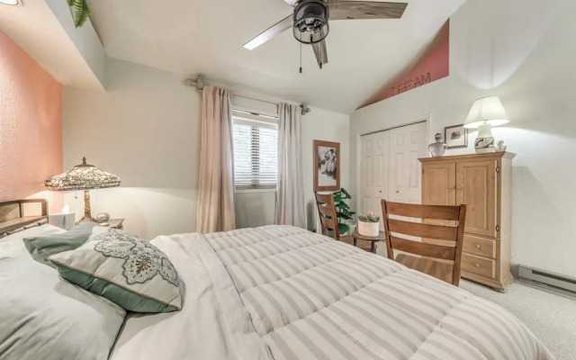 Cloudcroft Townhome on Golf Course w/ Deck!