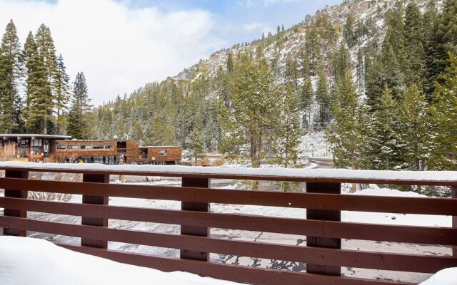 Alpine Manor Retreat Mountain Relaxation